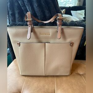 Michael Kors Jet Set Medium Pocket Tote Bag